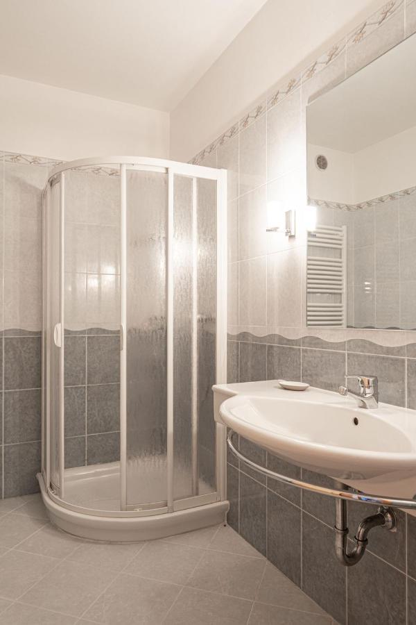 Gruenwald Hotel Salorno Bagian luar foto