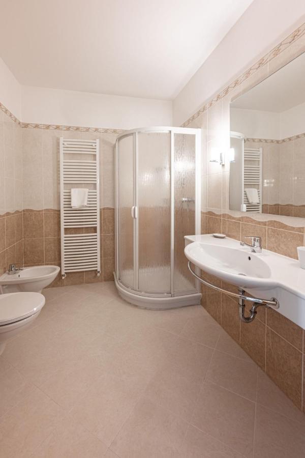 Gruenwald Hotel Salorno Bagian luar foto